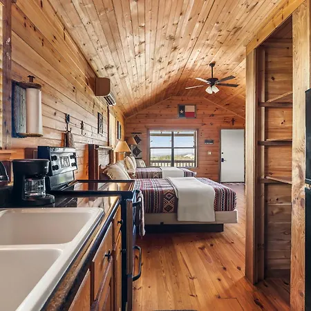 Enchanted Rockview Cabins Crabapple Room photo
