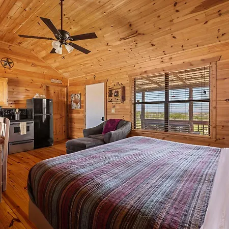 Enchanted Rockview Cabins Crabapple Room photo