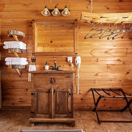 Enchanted Rockview Cabins Crabapple Room photo