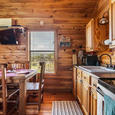Enchanted Rockview Cabins Crabapple Room photo