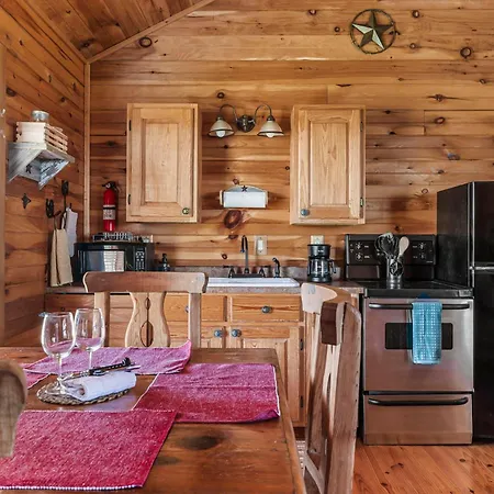 Enchanted Rockview Cabins Crabapple Room photo